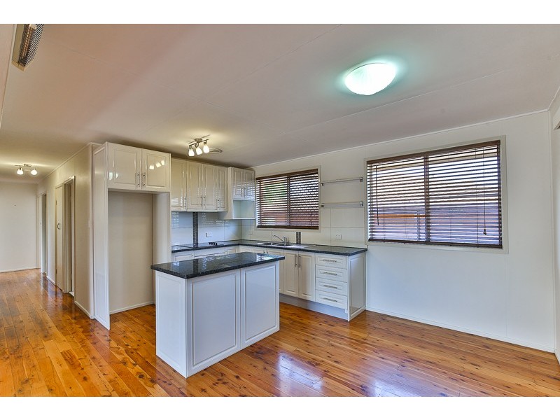 1 Farr Street, Kearneys Spring QLD 4350