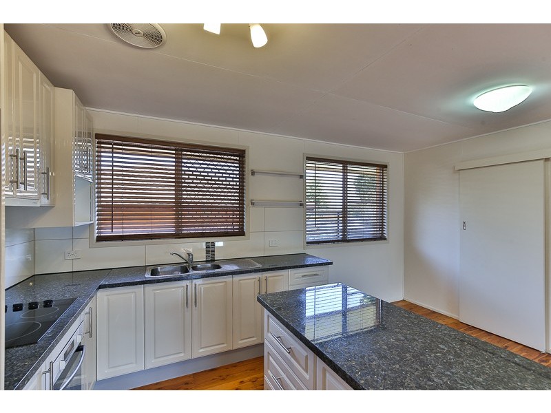 1 Farr Street, Kearneys Spring QLD 4350
