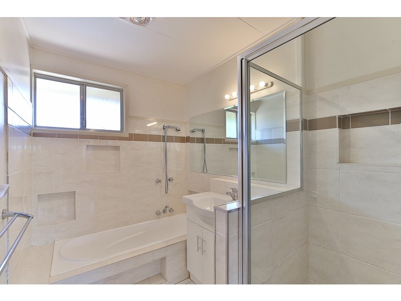 1 Farr Street, Kearneys Spring QLD 4350