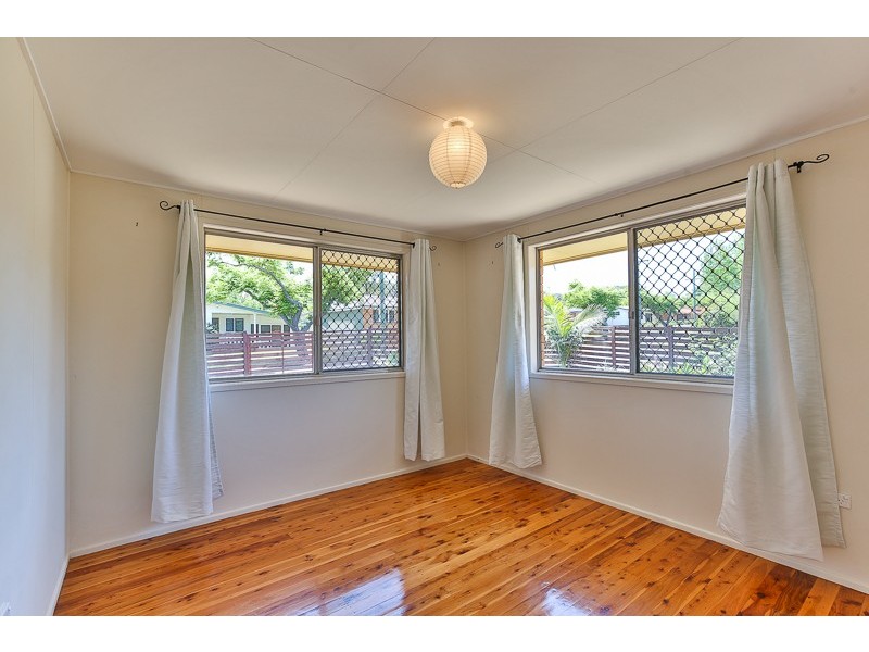 1 Farr Street, Kearneys Spring QLD 4350