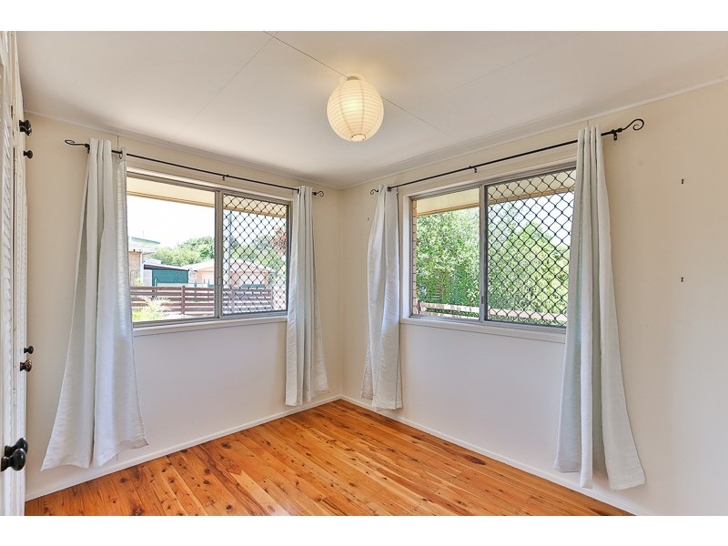 1 Farr Street, Kearneys Spring QLD 4350
