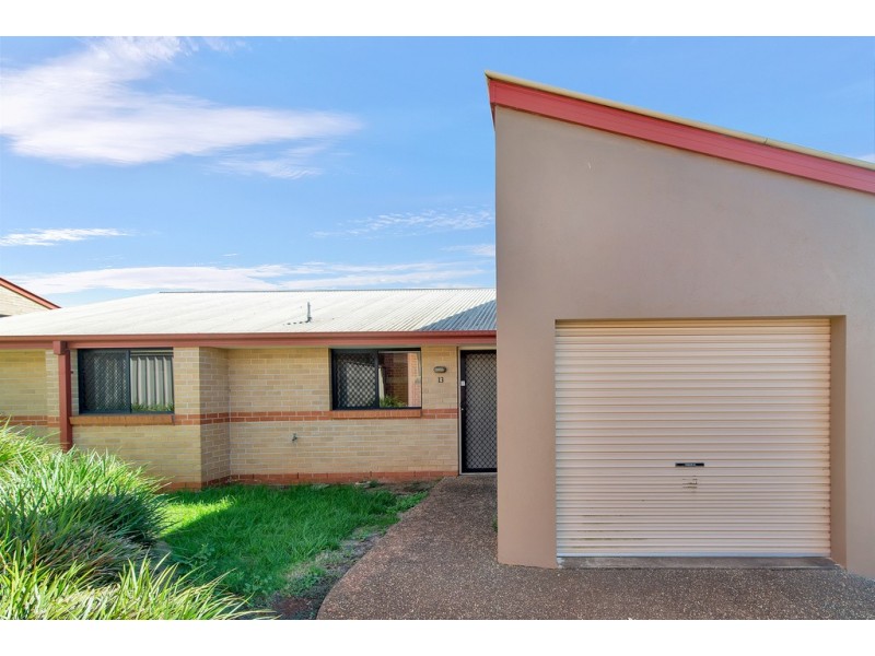 13/15 Donna Court, Kearneys Spring QLD 4350