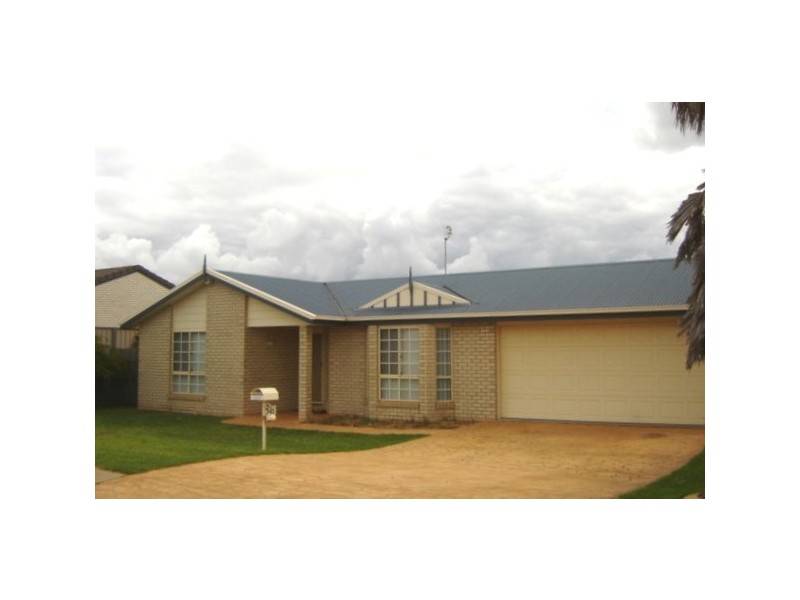 541 Hume Street, Kearneys Spring QLD 4350