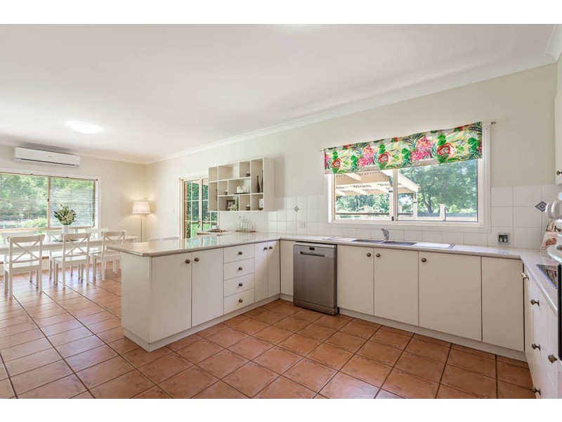 18 Michele Avenue, Highfields QLD 4352