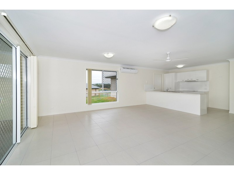 21 Rosella Gardens Drive, Meringandan West QLD 4352