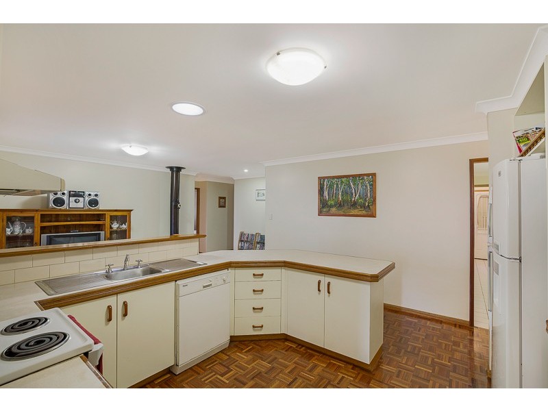 1 Daisy Court, Middle Ridge QLD 4350