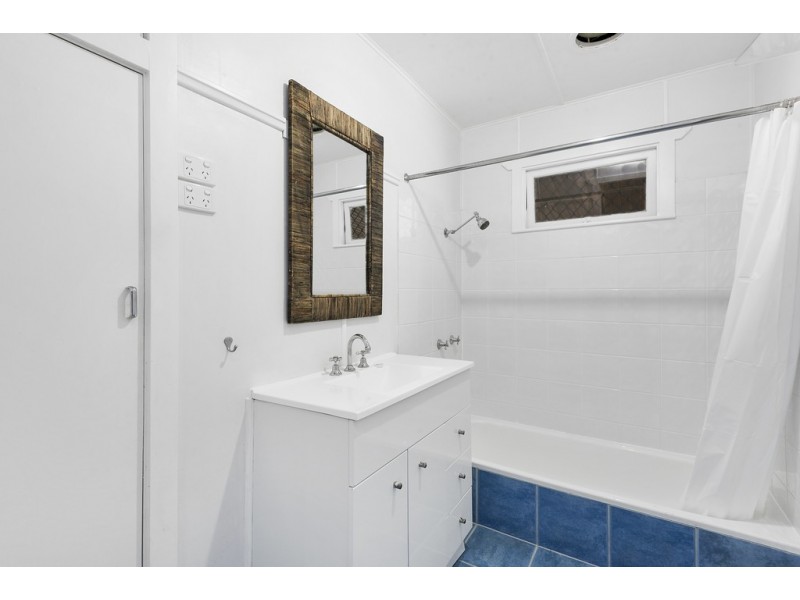 68 Buckland Street, Harristown QLD 4350