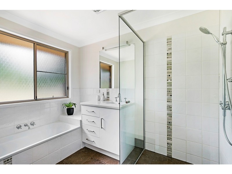 15 Michele Avenue, Highfields QLD 4352
