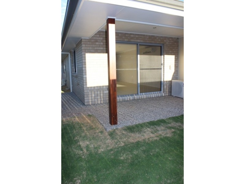 2/9 Lexi Street, Glenvale QLD 4350