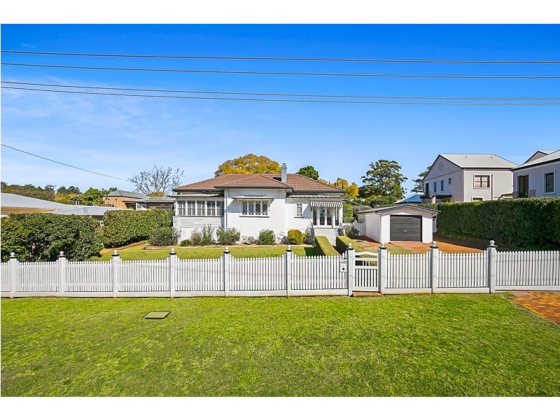 10 Crown Street, Rangeville QLD 4350