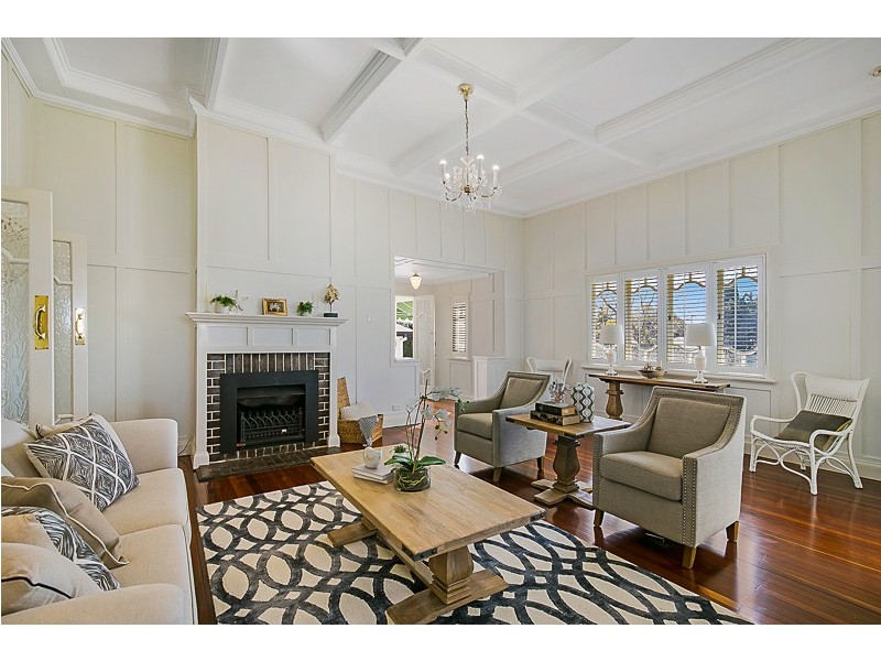 10 Crown Street, Rangeville QLD 4350