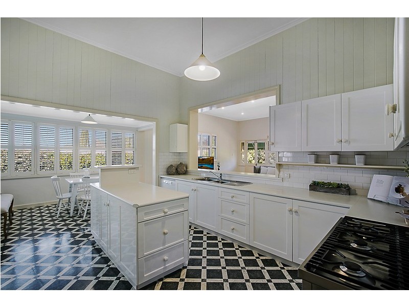 10 Crown Street, Rangeville QLD 4350