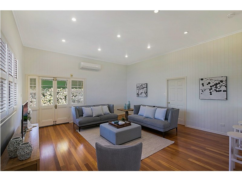 10 Crown Street, Rangeville QLD 4350