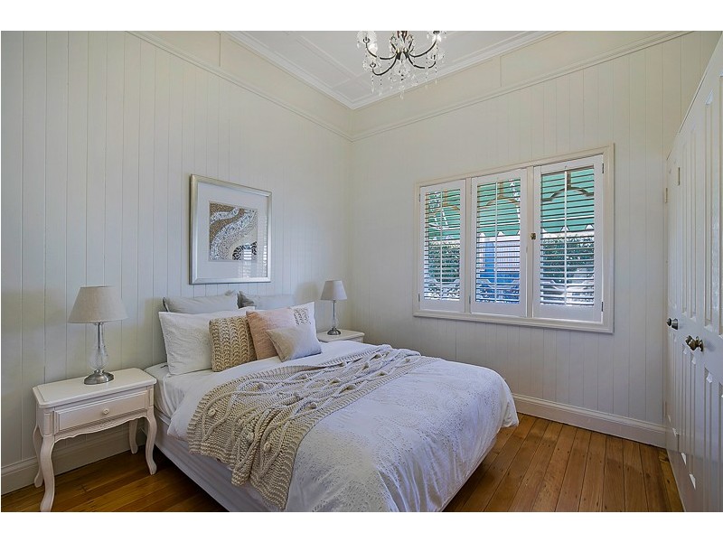 10 Crown Street, Rangeville QLD 4350