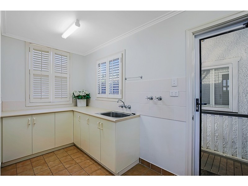 10 Crown Street, Rangeville QLD 4350