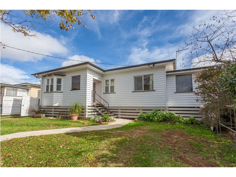 249 West Street, Harristown QLD 4350