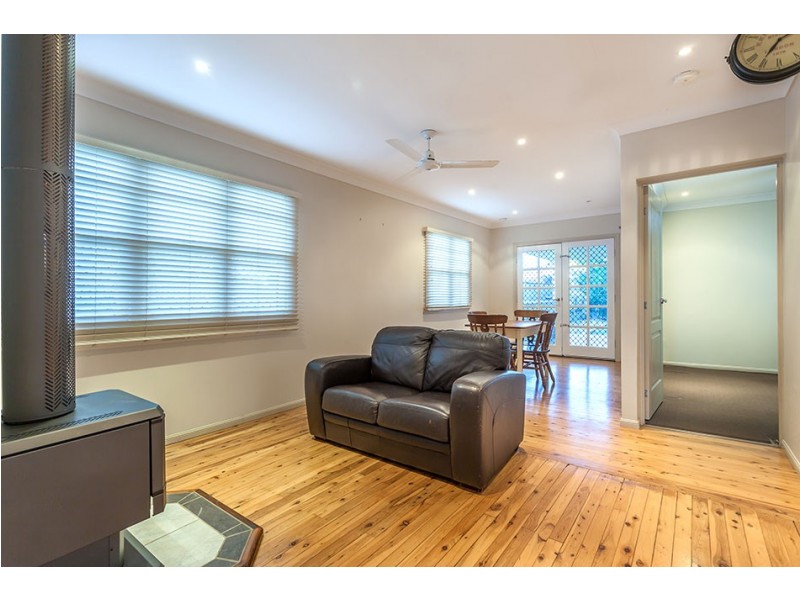 210A Campbell Street, Newtown QLD 4350