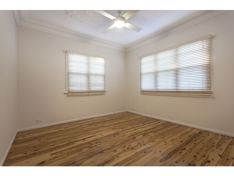 210A Campbell Street, Newtown QLD 4350