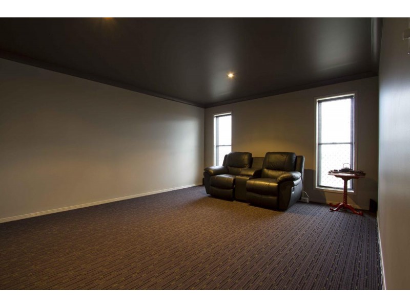 39 Whittman Drive, Westbrook QLD 4350