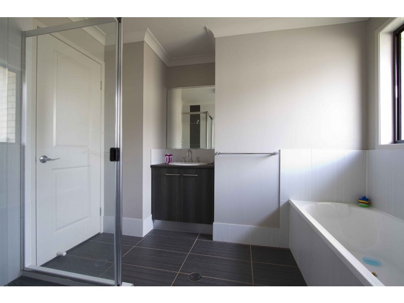 39 Whittman Drive, Westbrook QLD 4350