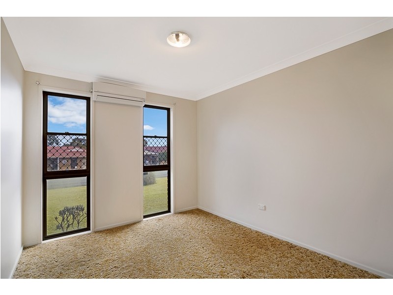 8 Ansett Court, Wilsonton QLD 4350