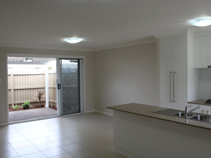2/13 Furness Court, Kearneys Spring QLD 4350