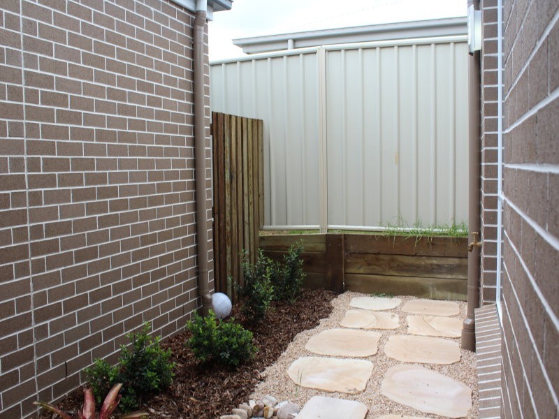 2/13 Furness Court, Kearneys Spring QLD 4350