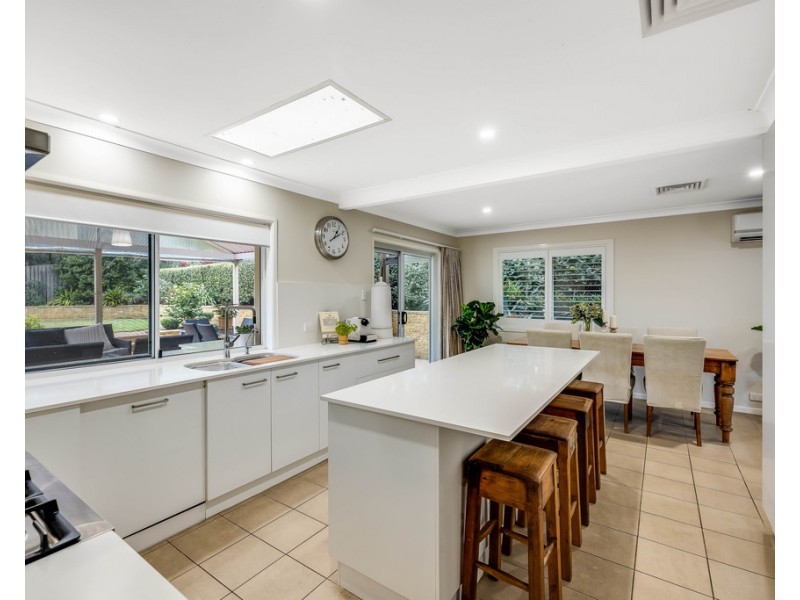 17 Mackenzie Street, Mount Lofty QLD 4350