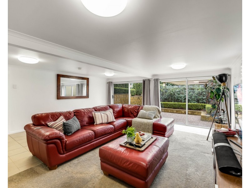 17 Mackenzie Street, Mount Lofty QLD 4350