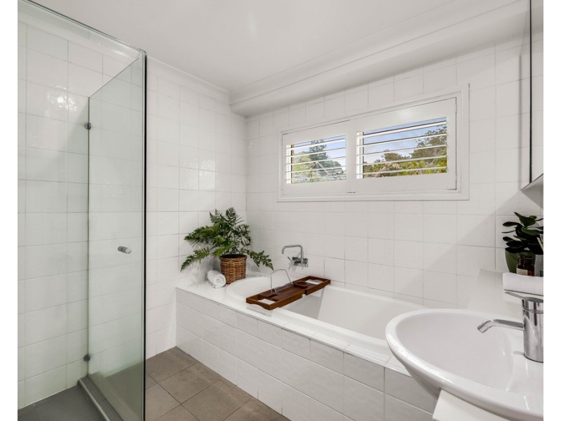 17 Mackenzie Street, Mount Lofty QLD 4350