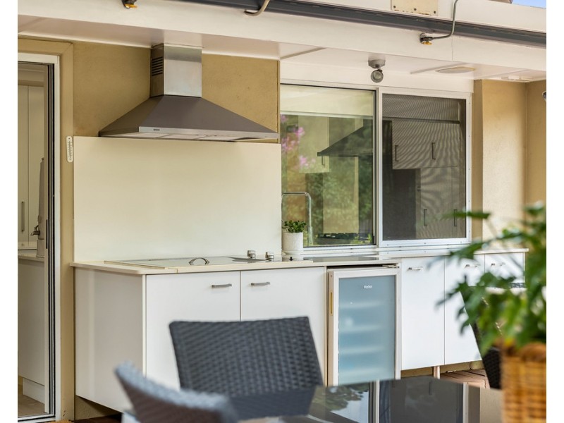 17 Mackenzie Street, Mount Lofty QLD 4350