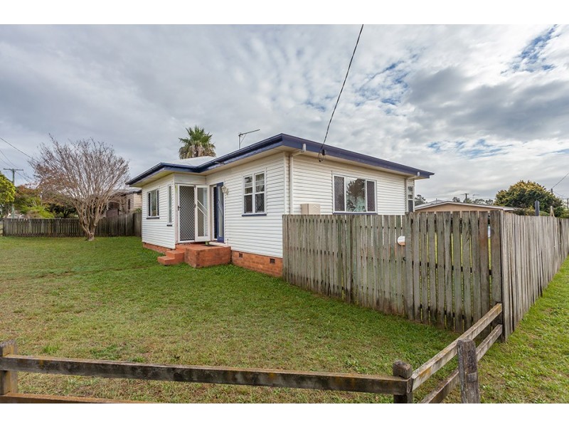 1 Farquharson Street, Harristown QLD 4350