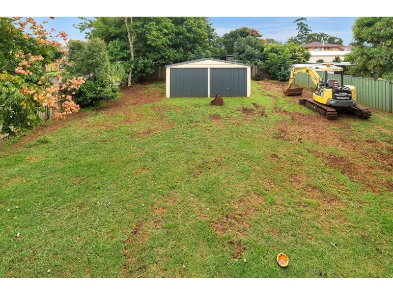 8 Hogan Street, Centenary Heights QLD 4350