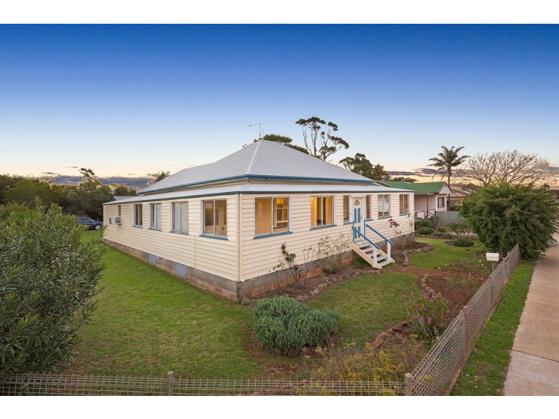 11 Burton Street, Harristown QLD 4350