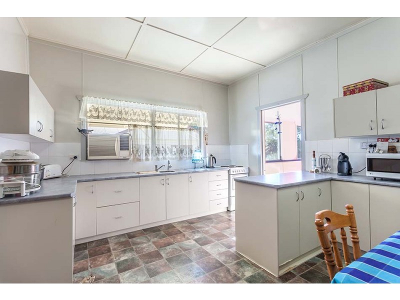 11 Burton Street, Harristown QLD 4350