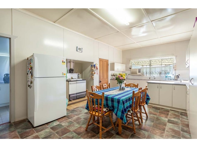 11 Burton Street, Harristown QLD 4350