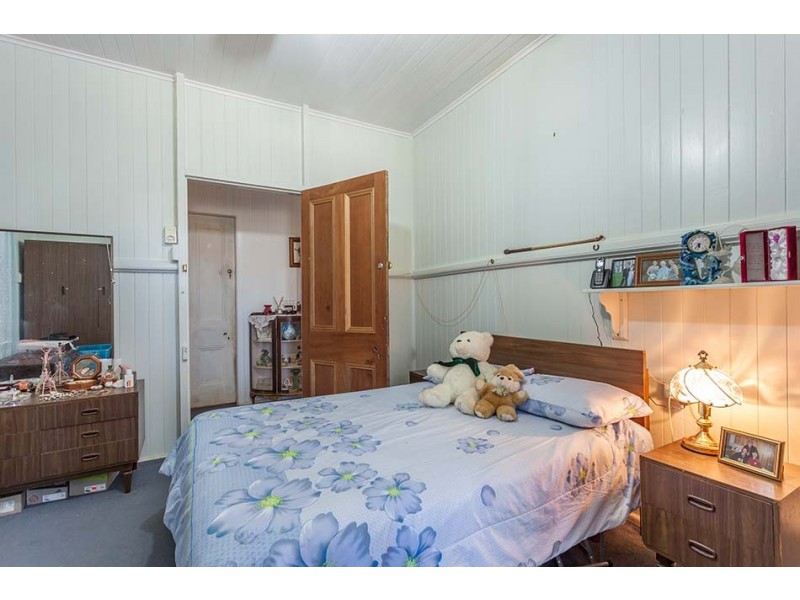 11 Burton Street, Harristown QLD 4350