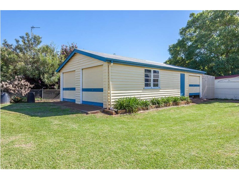 11 Burton Street, Harristown QLD 4350