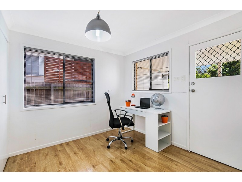 7 Reginald Street, Mount Lofty QLD 4350