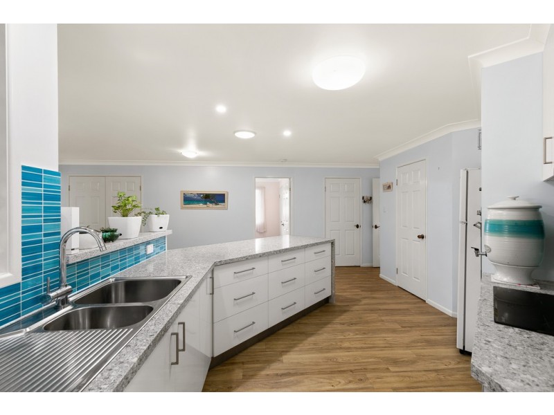 6 Elizabeth Kenny Court, Harristown QLD 4350