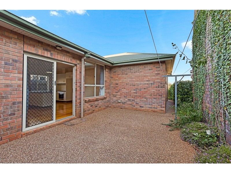 12 Flynn Street, Harlaxton QLD 4350