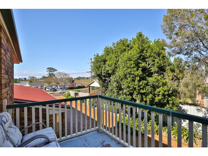 Unit 3, 240 Spring Street, Kearneys Spring QLD 4350