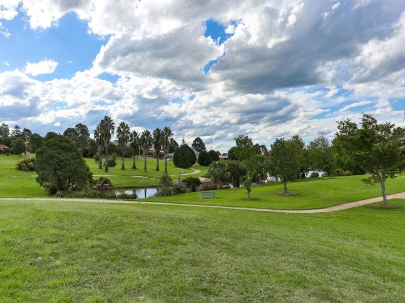 34 Fay Court, Kearneys Spring QLD 4350