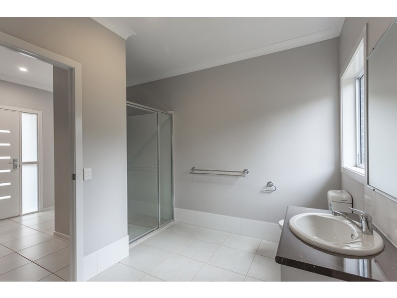 Unit 3, 5 Messines Street, Harlaxton QLD 4350