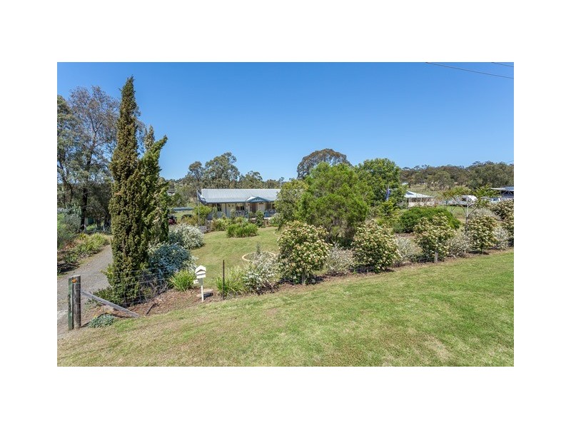 14 Neville Street, Meringandan West QLD 4352