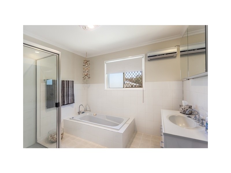 14 Neville Street, Meringandan West QLD 4352