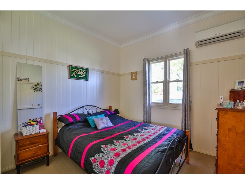 12 Parkinson Street, South Toowoomba QLD 4350