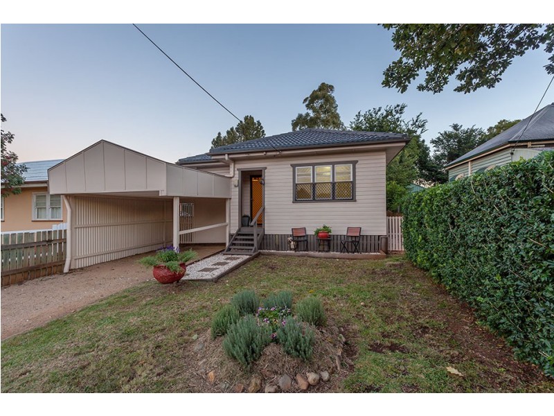 210a Campbell Street, Newtown QLD 4350