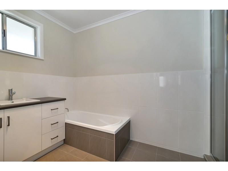 65 Noll Street, Kearneys Spring QLD 4350