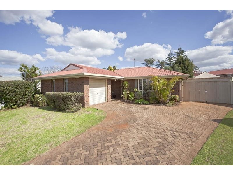 30 Danica Street, Kearneys Spring QLD 4350